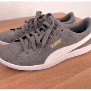 Puma Suede Smash tennis shoes